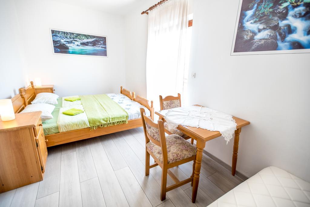 Apartments And Rooms Mare-Monti Stari Grad Kültér fotó