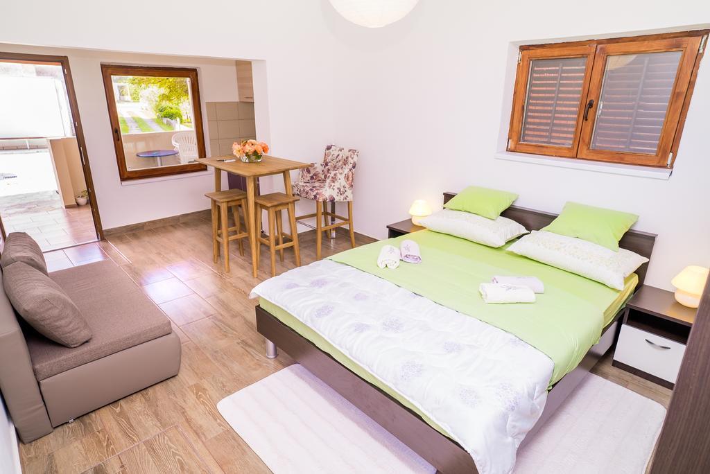 Apartments And Rooms Mare-Monti Stari Grad Kültér fotó